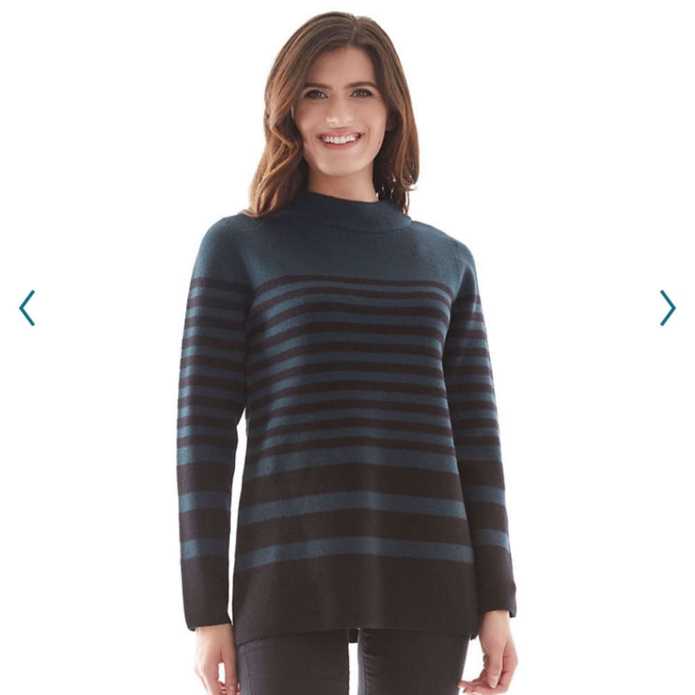 Green funnel neck pullover sweater